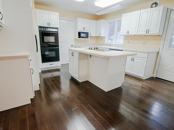 2nd image of 210 E Washington St