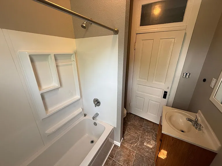 118 N Glenwood Ave — Photo 22
