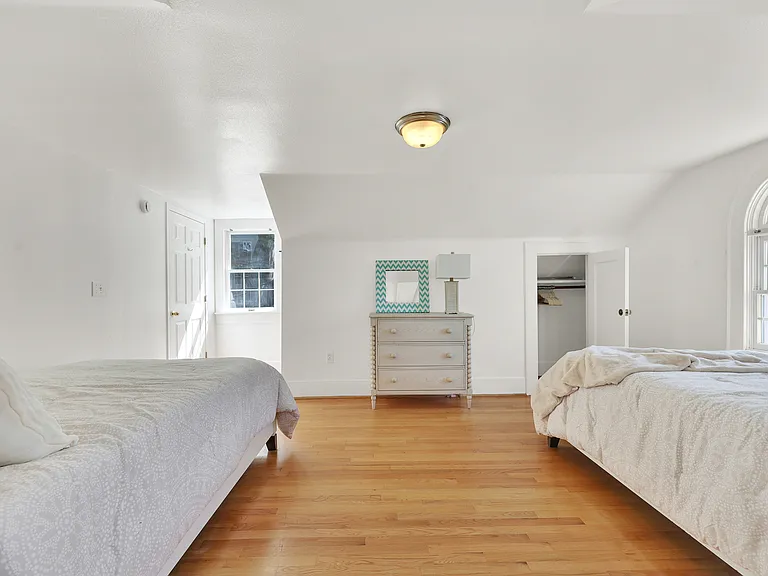 2260 E 15th Ave — Photo 36