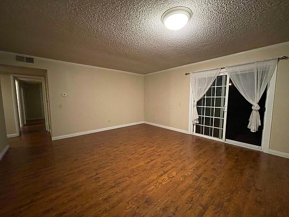 4th image of 2702 Tortosa Ave