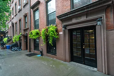 Rented by Julianna Realty Corp