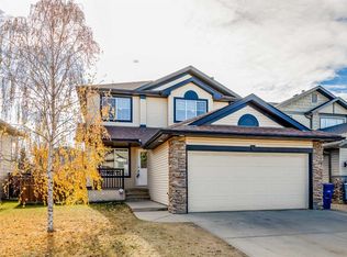 208 N Fairways Bay NW, Airdrie, AB T4B 2P5