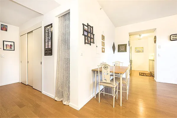 Sold by R New York | media 3