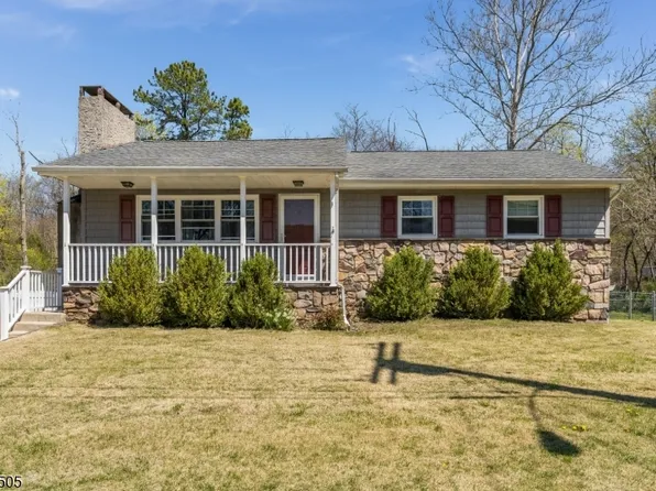 21 Mill St, Stockton Boro, NJ 08559