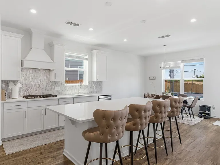 1306 Harmony Hill Ln — Photo 15