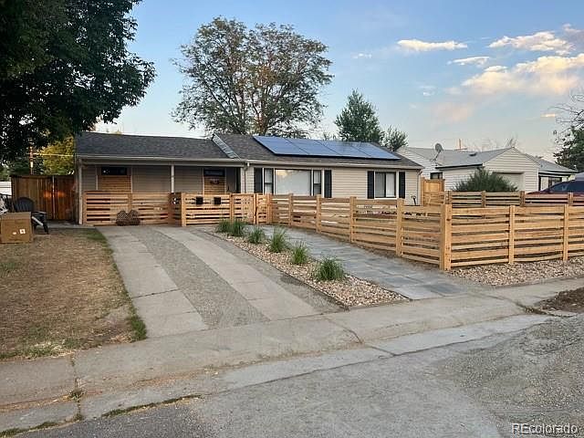 1st image of 822 Geneva Street