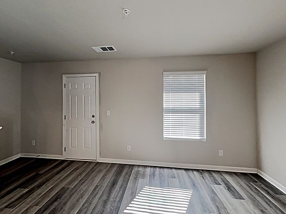 3rd image of 1052 Wedgewood Ct