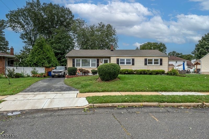 1st image of 25 Lawrence Pl