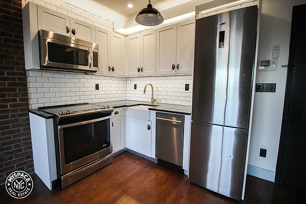 Rented by MySpaceNYC | media 2