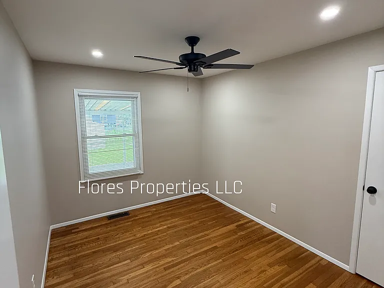 1136 Pauline Ave — Photo 23