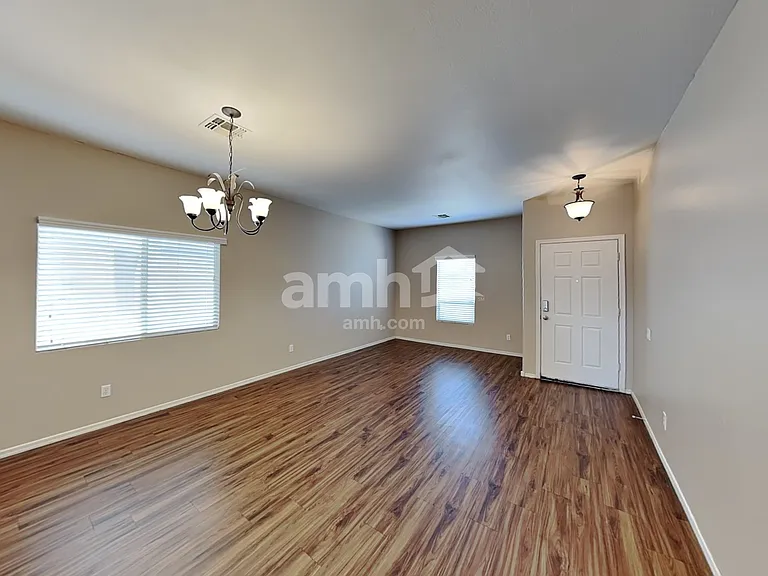 17321 W Tara Ln — Photo 4