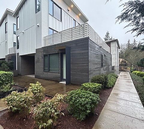 4th image of 1488 Bellevue Way NE #1488