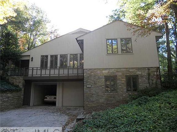 3rd image of 1225 W Westwood Ave