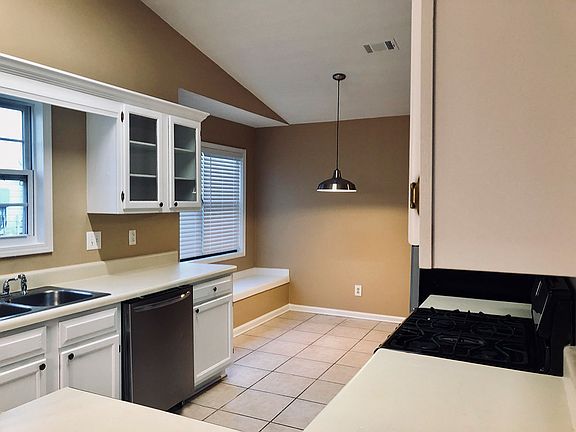 3rd image of 1334 Luther Way