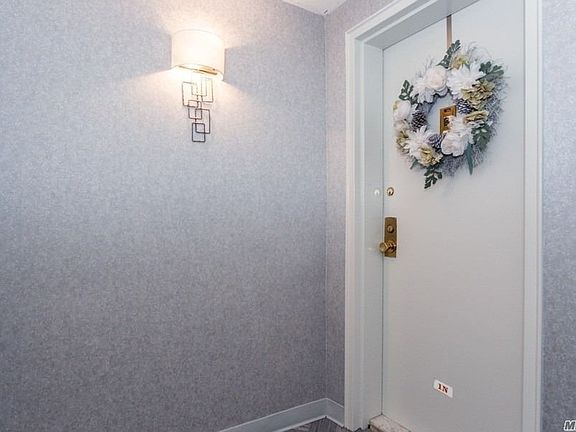 4th image of 22 N Forest Ave APT 1N