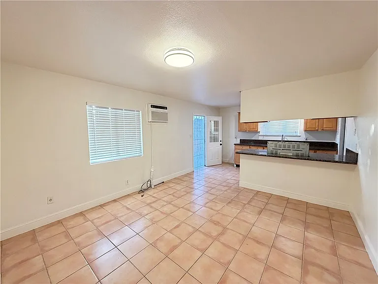 12660 Yorba Ave — Photo 5
