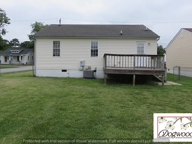 101 N Mapleleaf Ave — Photo 8