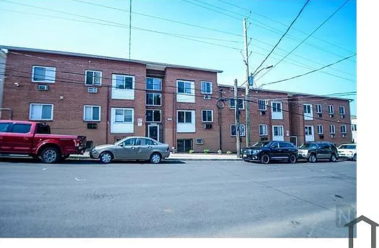 5049 D St SE — Photo 4
