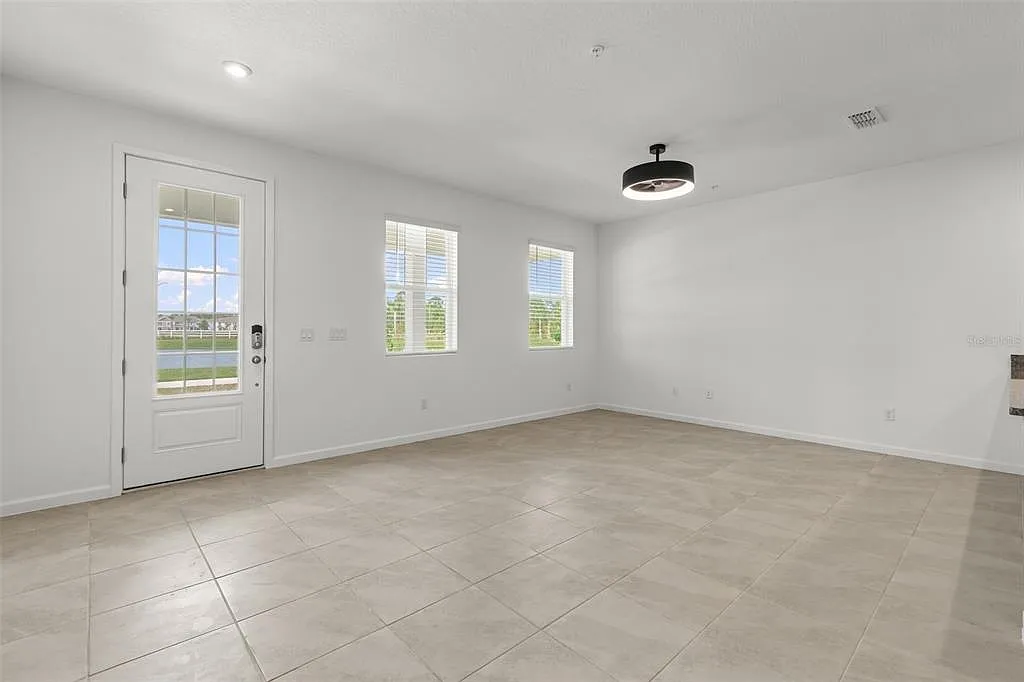 3 bed, 2.5 bath, 1476 sqft, $2,750 — Photo 3