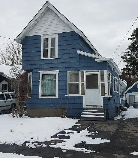 Apartment located in rear 