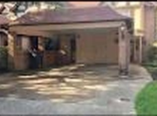 12 Carriage Ln, New Orleans, LA 70114