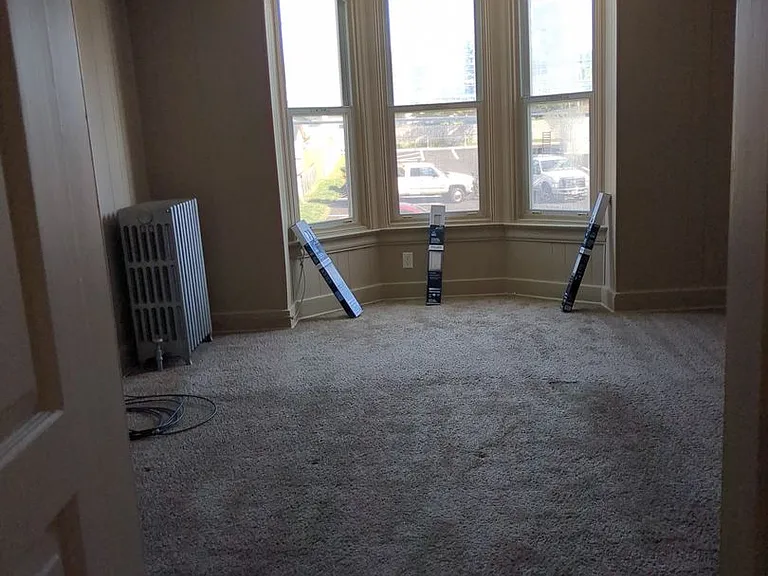 1529 W King St — Photo 20