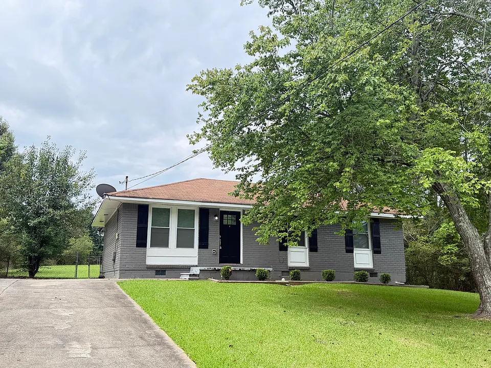 137 Andover Dr