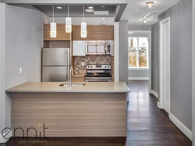 575 Van Buren St #2 — Photo 3