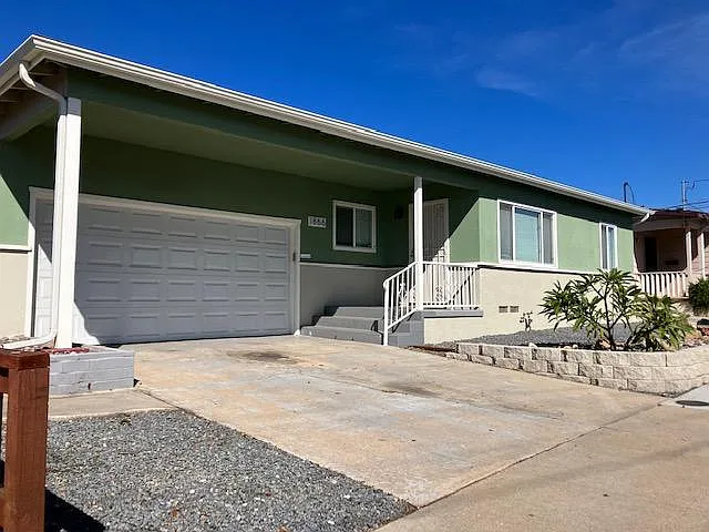 2 bed, 1032 sqft, $3,795 — Photo 1