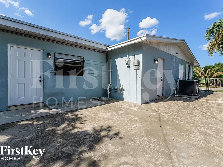 1389 Meadowbrook Dr — Photo 18