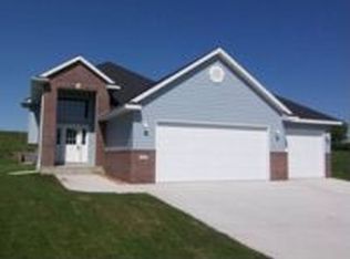 217 Falcon Run, Eagle Lake, MN 56024