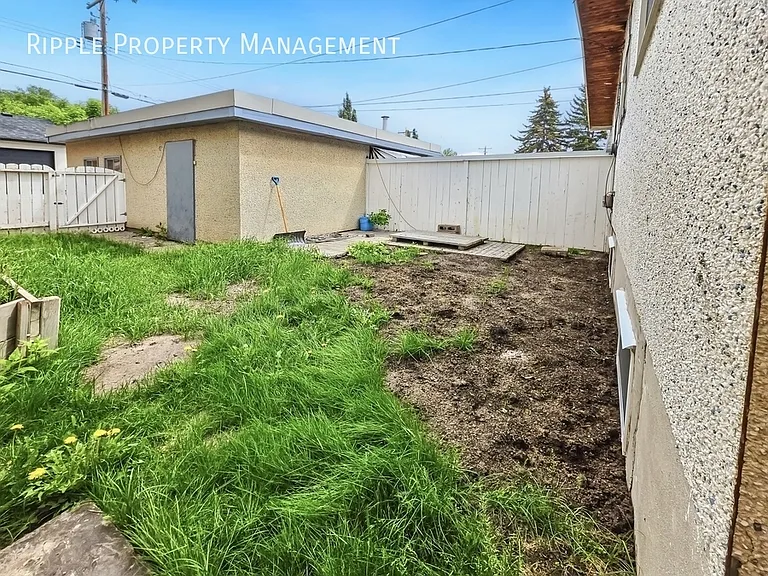 614 56th Ave SW #UPPER — Photo 26