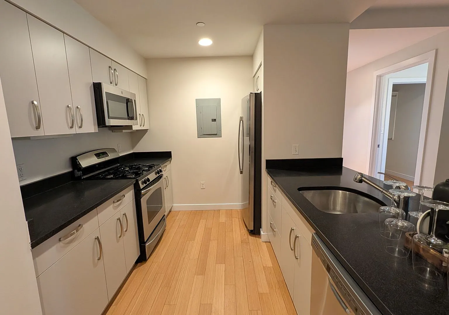 Get the last one while it's available! Luxury South End 2 Bed 1.7 Bath; Hot Water and Partial Hea... — Photo 2