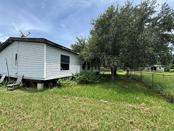 4th image of 809 Campbell Rd