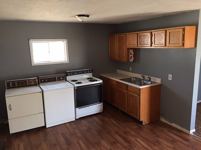 2nd image of 619 Rocket Ave