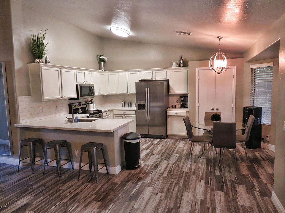 1st image of 1020 S Canal Dr