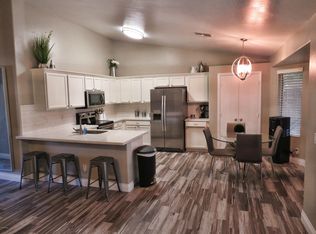 1020 S Canal Dr, Gilbert, AZ 85296