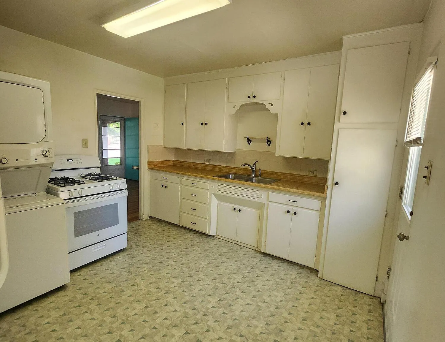 2 bed, 1.0 bath, 800 sqft, $1,400 — Photo 4