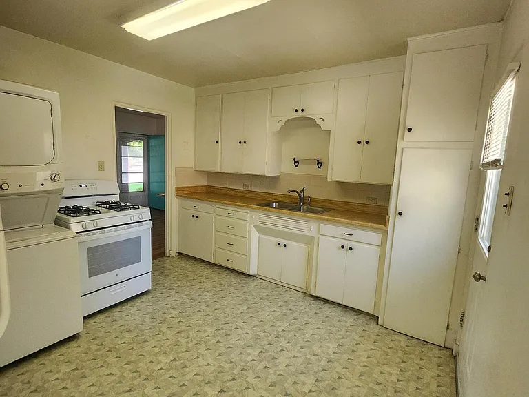 4019 Roma Ave NE — Photo 4