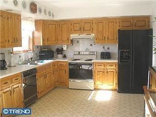 3rd image of 10 Mary Dr