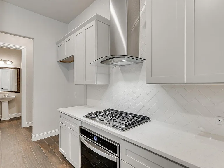 2225 Apex Dr — Photo 6