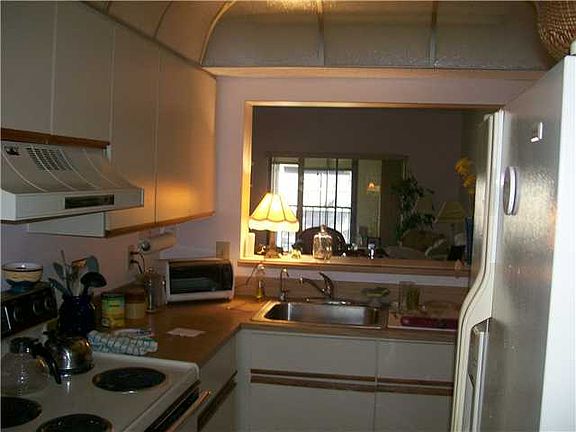 4th image of 7855 Willow Spring Dr APT 723