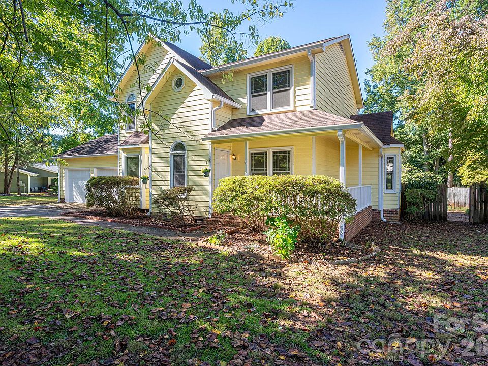 1st image of 111 Smoke Tree Ct #11