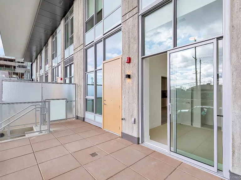 3559 E Kent Ave N #Townhouse 3 — Photo 4