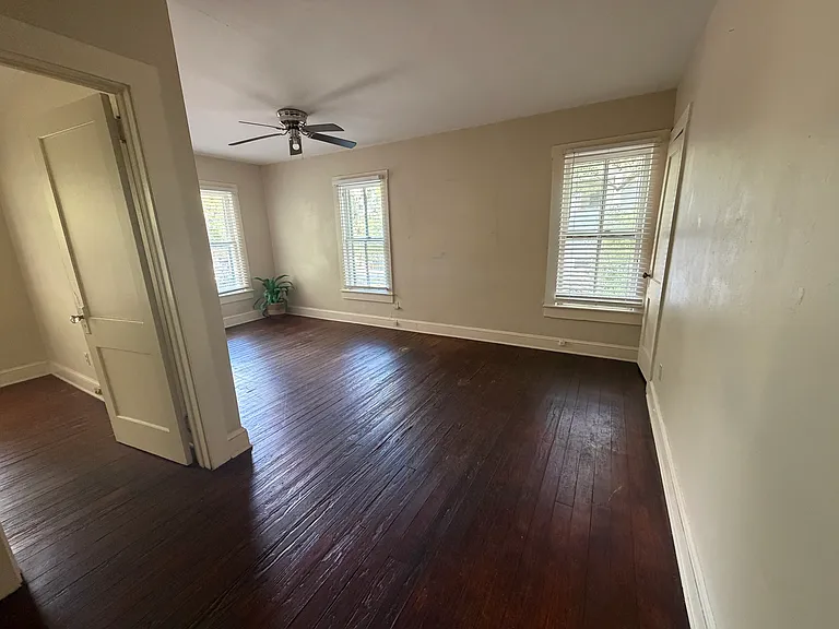 824 1/2 E University Ave #4 — Photo 25