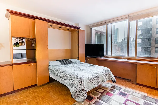 Rented by BARNES New York | media 7