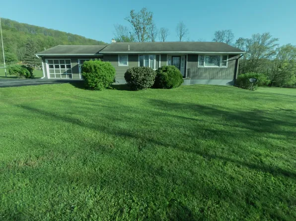 127 Hedberg Ln, Altoona, PA 16601