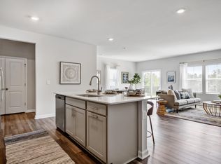 721 Hough Pond Ln, Fuquay Varina, NC 27526