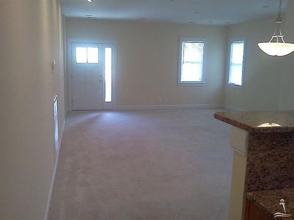 4th image of 4781 Yellowood Dr