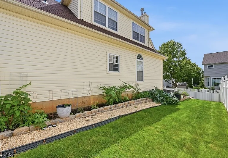 17 Grant Way — Photo 29